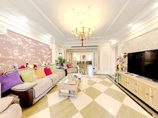 万达公馆,带大平台,大平层,小区好位置,精装修。