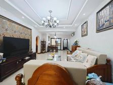 非常难得 带私家花园 巴本全标 鲁能精装三室 实得大 近轻轨