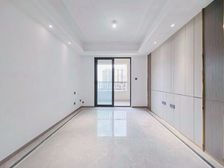 和昌优地 南向采光好 商圈成熟 精装好房 次新小区 带电梯