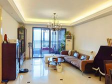 观音桥 医疗配套成熟 出行方便 中间楼层 电梯房 双卫格局