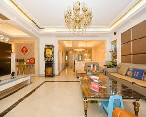 招商华侨城曦城六期 7室2厅 东南