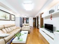 临河靓三房,带产权车位,全明户型采光好,卧室带飘窗,随时看房