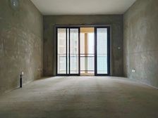 渝北出门轻轨站 清水三房 只要63颗 业主安心卖 看中庭