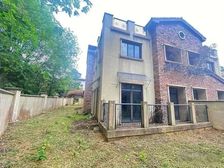 万科松山湖1号业主着急出售,送5个车位靠山近水