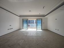 超好的地段,潜力大,万科璞园璞珺 4室2厅2卫 精装修