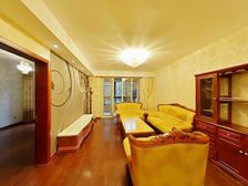 新上房源,房东急!出!只要来看价格随便谈,可 位置采光好