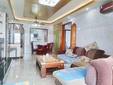 装修好 小区新 满二 小三房 近医院 带电梯