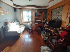 近地铁,近公交71路,中间楼层,全明户型,双南两房,采光好。