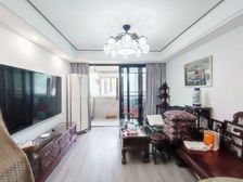 精装一年,拎包入住!十号线地铁房(3楼)阳光充足能照到客厅里