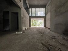 金碧大户型 ,1楼带花园 小区环境幽静秀丽,密度低