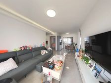 业主自住精装小3房 中间楼层 看房方便 急售