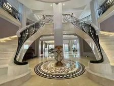 汽博尊爵堡法式独栋 豪华装修 花园800平 一线临崖视野