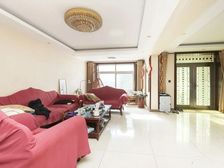 交易0.5%运通花园双拼别墅 位置好近地铁公园 价可谈 急售