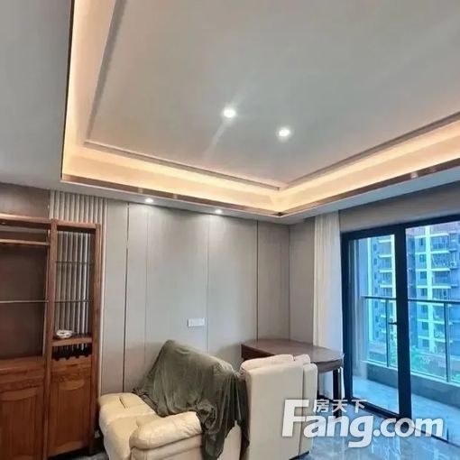 实拍正光谷步行街 珞雄路地铁口 瑜樾东方大四房 密码随时可看