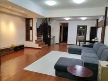 米兰世纪花园 别墅 285平 前后带园 赠送80平地下室