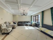 交易0.5%红杉溪谷联排别墅 使用面积500多平米 价可谈