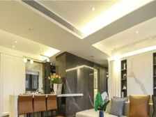 湾区金融城 近地铁口 业主精装修 户型方正 拎包入住 送车位