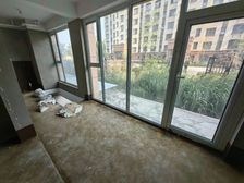 带车位 海联江山里电梯洋房一楼带90平院子带负一107平超