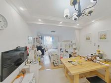 致远,二楼精装修,9号,14号线300 ,满五 ,随时可看