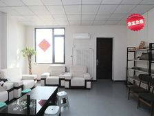 中骏柏景湾 房子过两年,边户带侧院 大地下室,视野好一览无际