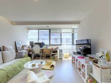 精装修,房东诚意出售,采光视野好 此房楼层好采光佳,户型方