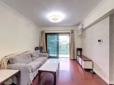 小区C位+正看小区花园+挂牌价是上套成交价 小区C位+正看