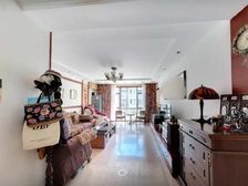 215万带有车位三室2楼枫合万嘉,买房不收取费