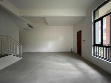 重庆中海峰墅 5室3厅5卫 普通装修 330万元