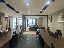 万达中心丨200平豪装丨现代轻奢风丨4个办公室丨电梯口户型