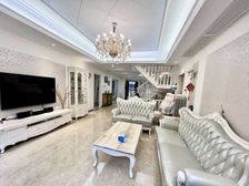 端头位下叠 上下四层 实用700平 私家大花园双车位