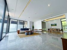 此房是小区地势高一期,,诚意出售..