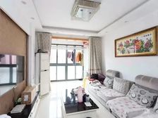 新上房东诚意出售 置换新房价可谈 精装满五 位置菜馆无遮挡