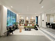 全新装修现代轻奢风 花园大, 四个套房的设计,3+2结构