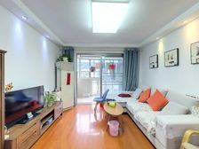 玉兰路81弄小区次顶层,采光观景好,双卧客厅朝南,南向面