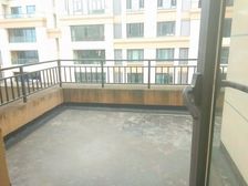 新上!这顶跃真的太舒服了!三个大露台!双车位!还有屋顶花园!