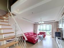 奉贤新城,顶楼带阁楼,视野好,诚心出售