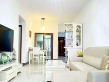 中海誉城 诚心出售 送车位送家私家电 价格可谈 包税南向