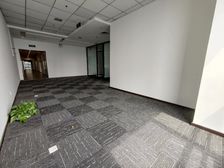 精选办公室来广营望京诚盈中心120平特惠直租楼下地铁给钱就租