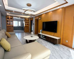 光伸三期 三室 电梯洋房,今年8月份满两年,位置很好