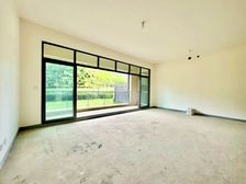 底跃带负一楼 可以自己掏洞洞 安静看公园 很亮