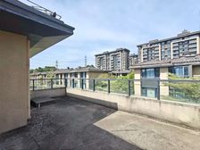 深圳22号线地铁口 侨信云起端头别墅 5层带电梯 送2个车位