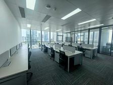 双面采光,江景办公,网易大厦200平,265平精装,带阳台!