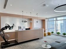 北方传媒中心 雷格斯灵活办公空间 水电网家具全包 价格可面