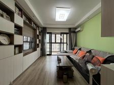 新上 天鹅语俩房 自住装修 带产权车位 业主回老家诚心出售