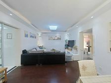 一梯两户,双南户型,满五年,诚意出售,装修。