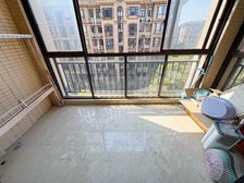 (地铁口)品质小区,宜居三房两卫,业主诚意出售,价钱可谈.