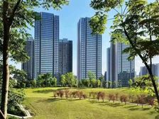 直降一百万!江北嘴公园里,现房大平层,前高校后体育公园!