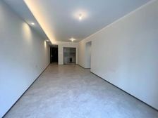 业主诚意出售(东海花园)近地铁 精装修三房南向望花园 带车位