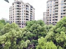 小区花园位置,送产权车位,南北通大三房,接受置换,看中可谈