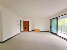 房源价格 真实,香港置地品质大平层。紧邻金海湾公园。急售